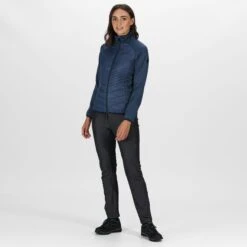 Regatta Wmn Clumber Hybrid Jacket 13 Regatta Wmn Clumber Hybrid Jacket -Zwemer 409931 553901 1